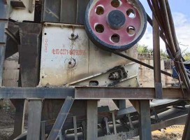 JC110系列颚式破碎机优势,时产200吨鹅卵石粉碎机