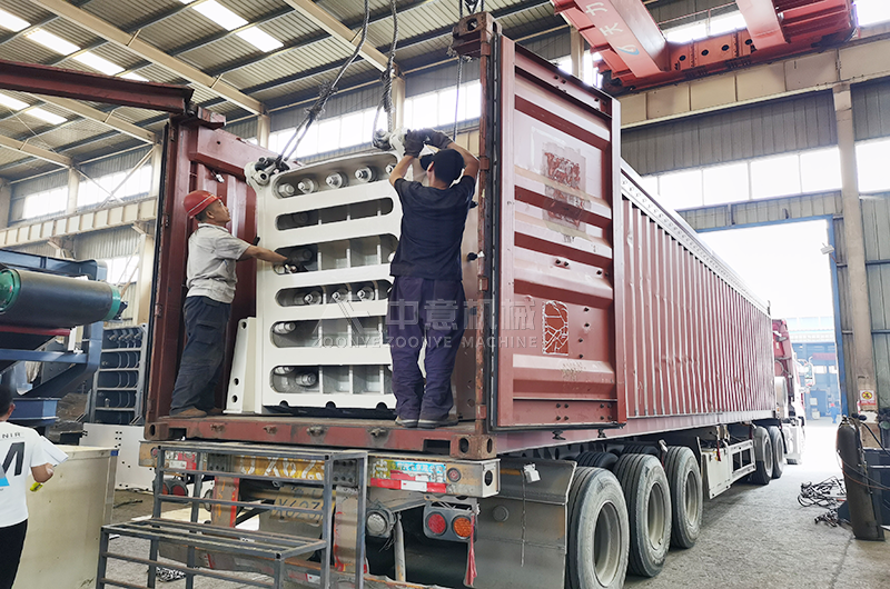 颚式破碎机装车 颚式破碎机装车