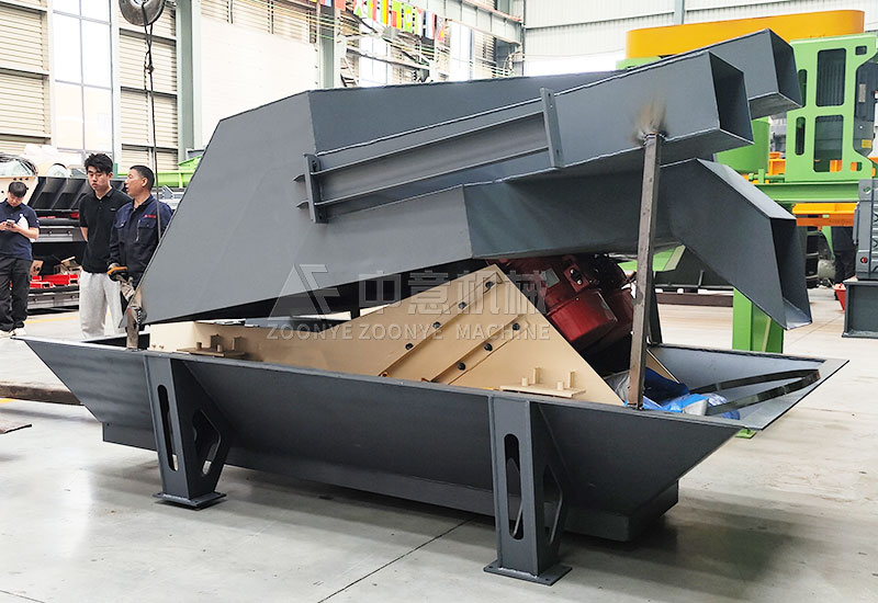 振动给料机+进料斗.jpg 振动给料机+进料斗