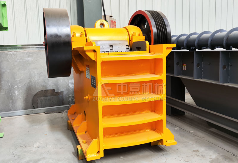 颚式破碎机.jpg 颚式破碎机